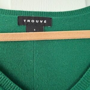 Women's Green V-Neck Sweater. Designer. New